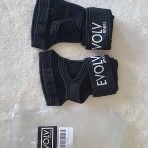 Evolv fitness training gloves